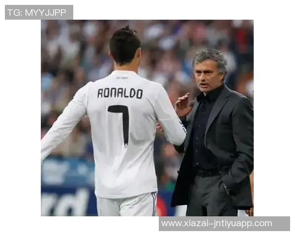 穆里尼奥与C罗如父子般亲密却曾因教诲几乎让其泪崩的故事