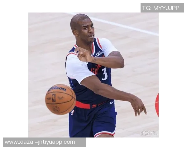 快船赢球却气氛沉闷保罗多次尝试激活球队氛围未果